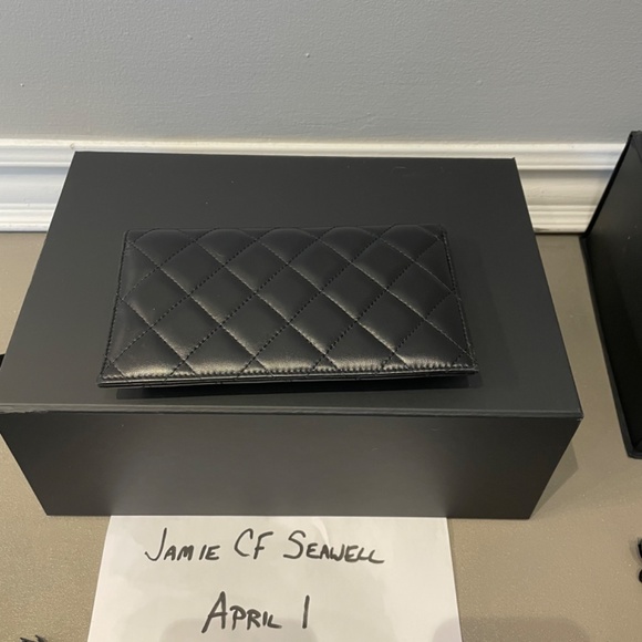 SOLD Chanel 2020 Multi Pochette - Picture 7 of 14